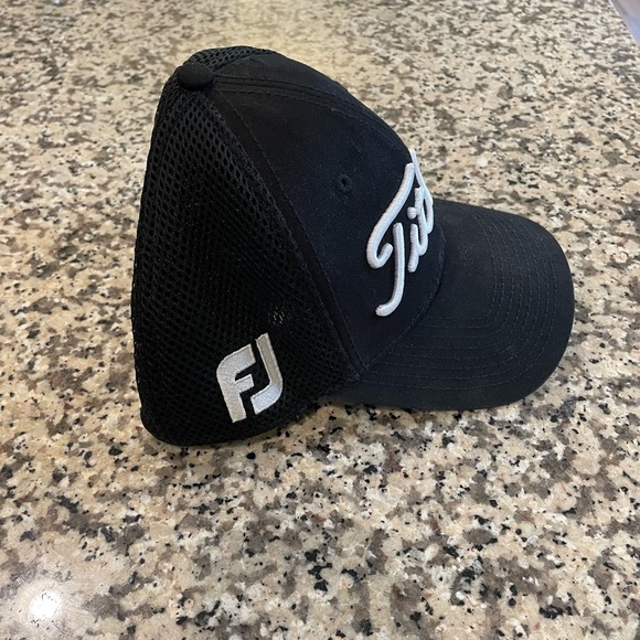 Titleist flexfit golf hat Pro V1 FootJoy New Era S/M - Picture 2 of 5